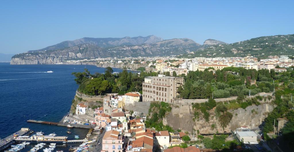 Il Golfo Suites Sorrento Buitenkant foto